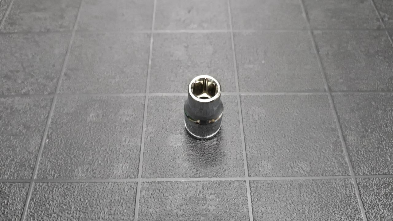 Головка короткая 6-ти гр. 11мм 1/2 YONK