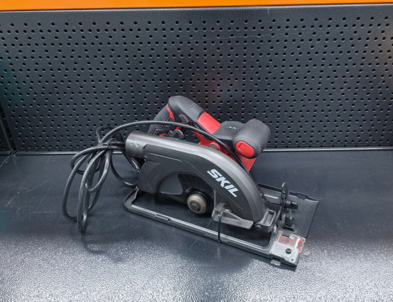 Пила Циркулярная "Skil-SW1E583001" 190мм 1400Вт