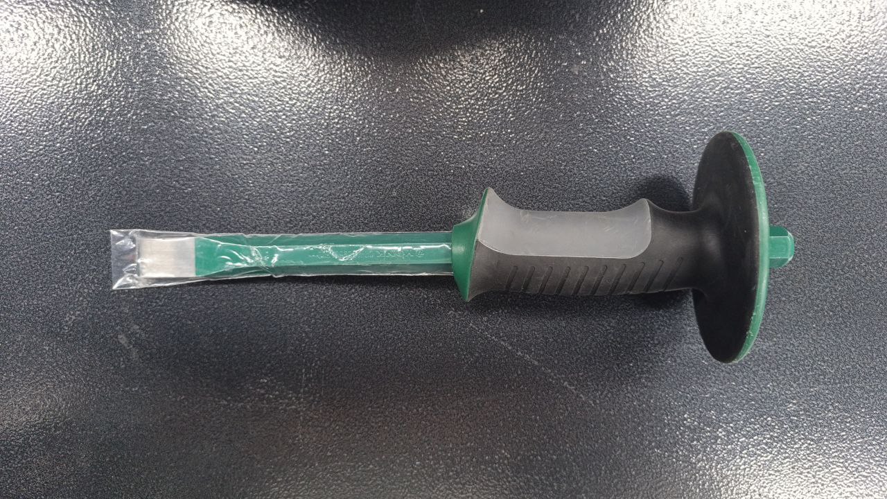 Зубило с пласт. ручкой 19х16х300 YONK