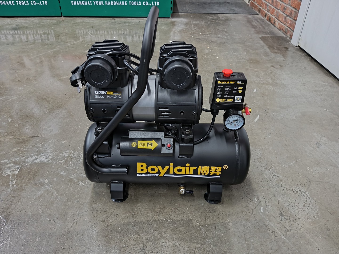 Компрессор безмаслянный "Boyiair" 1015. 1200W. 80л/мин, 15л.
