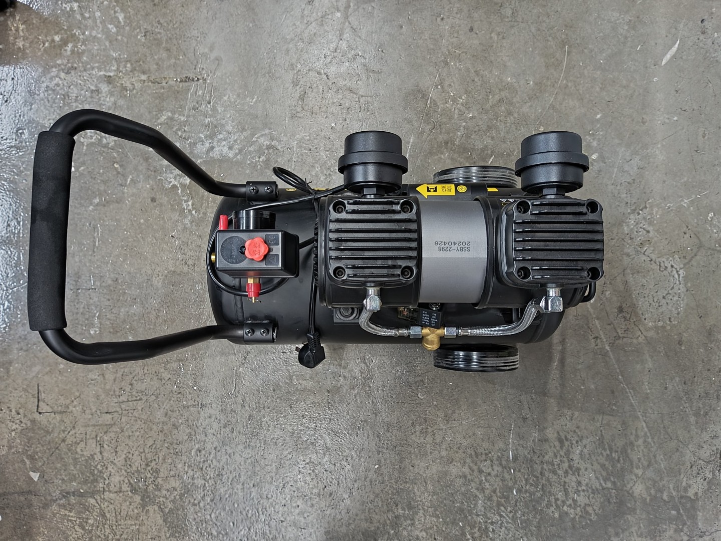 Компрессор безмаслянный "Boyiair" 1030. 1400W. 100л/мин, 30л.