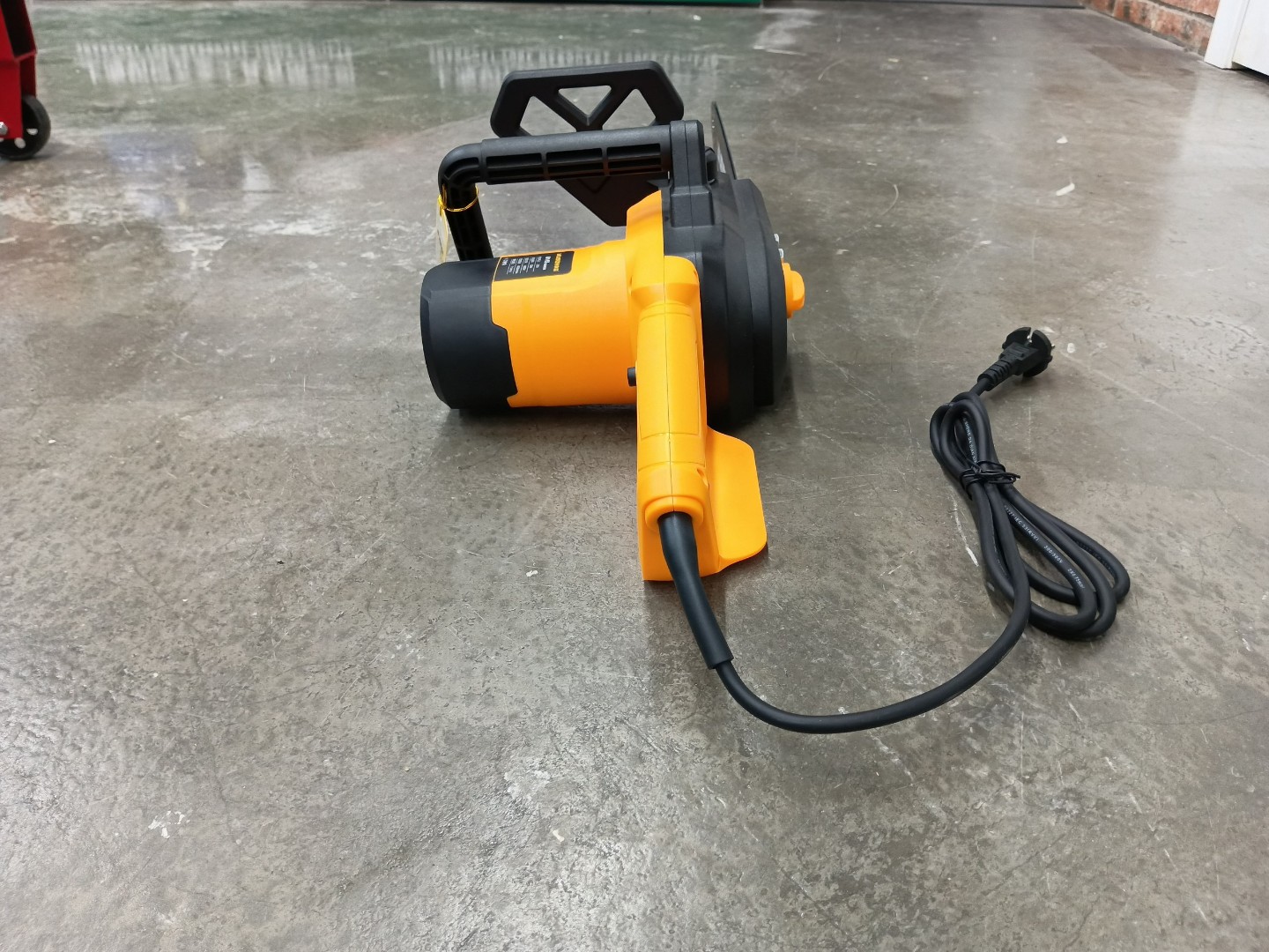 Электр. цепная пила "YUSEN YS8115" 1800W, 16", 40см