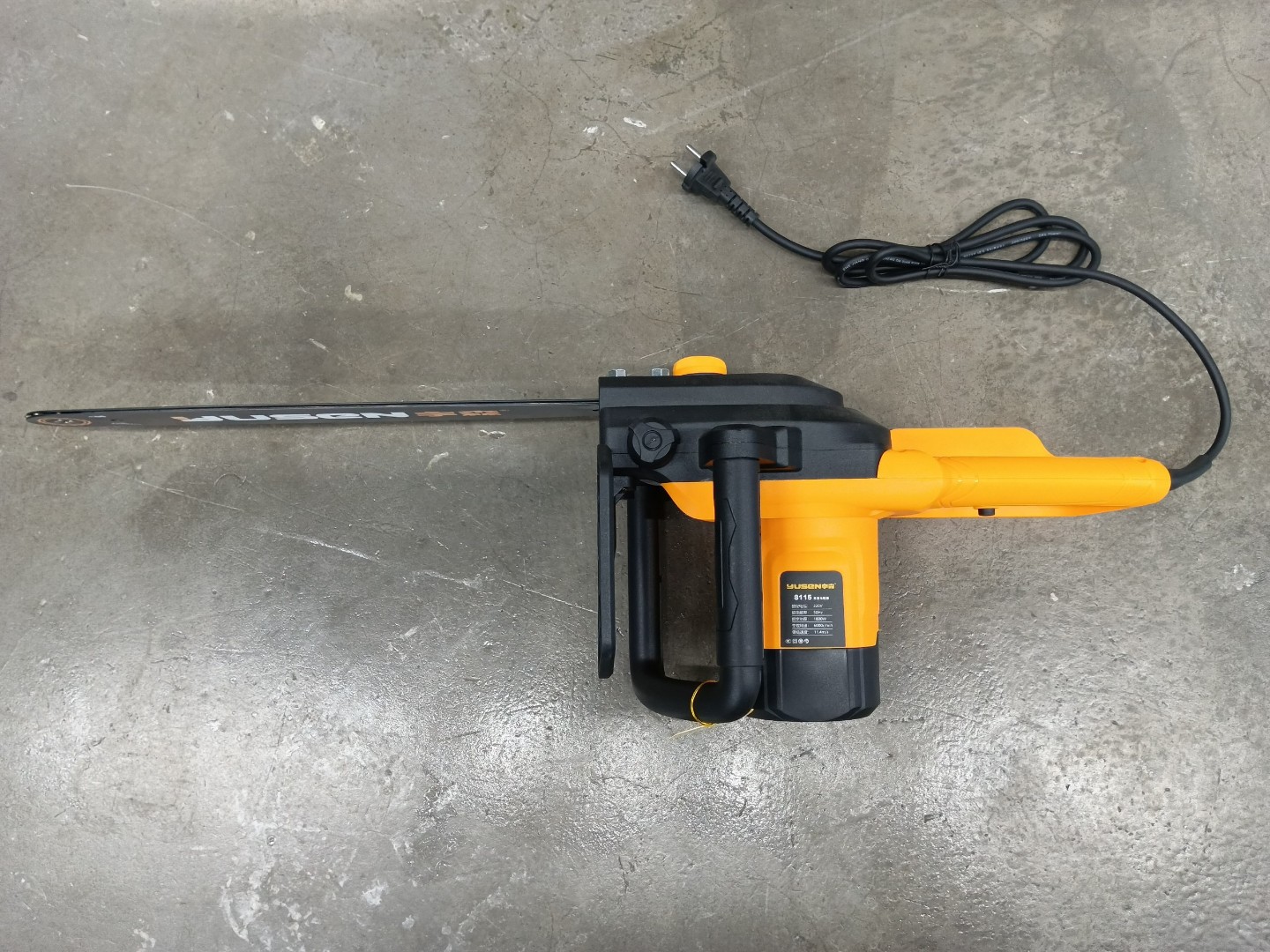 Электр. цепная пила "YUSEN YS8115" 1800W, 16", 40см