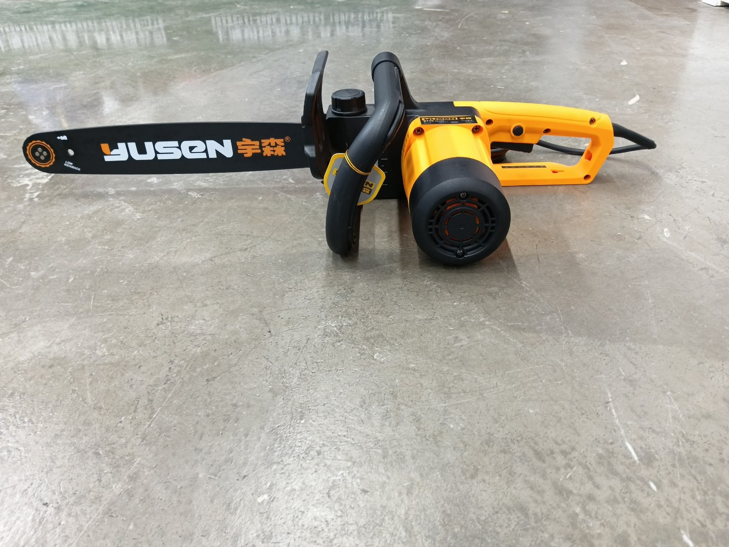 Электр. цепная пила "YUSEN YS8116" 2200W, 16", 40см