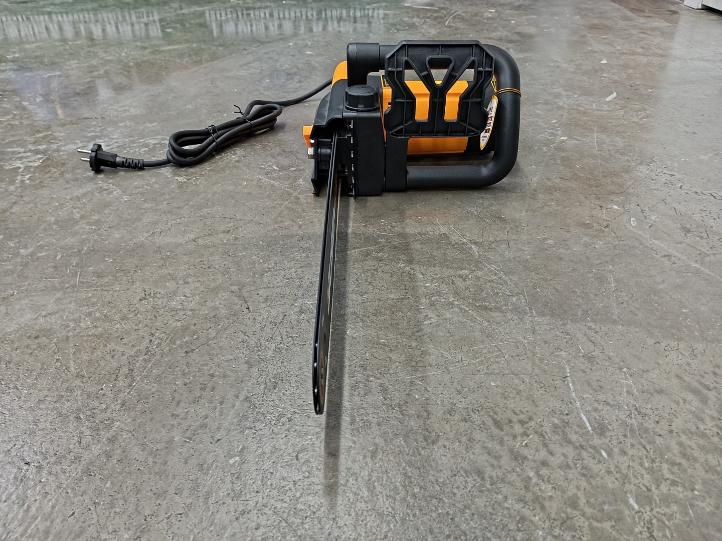 Электр. цепная пила "YUSEN YS8116" 2200W, 16", 40см