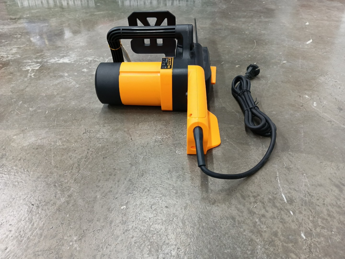 Электр. цепная пила "YUSEN YS8116" 2200W, 16", 40см