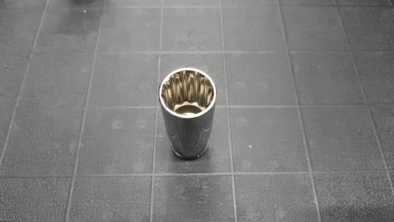 Головка длинная многогр. 24мм 1/2 YONK