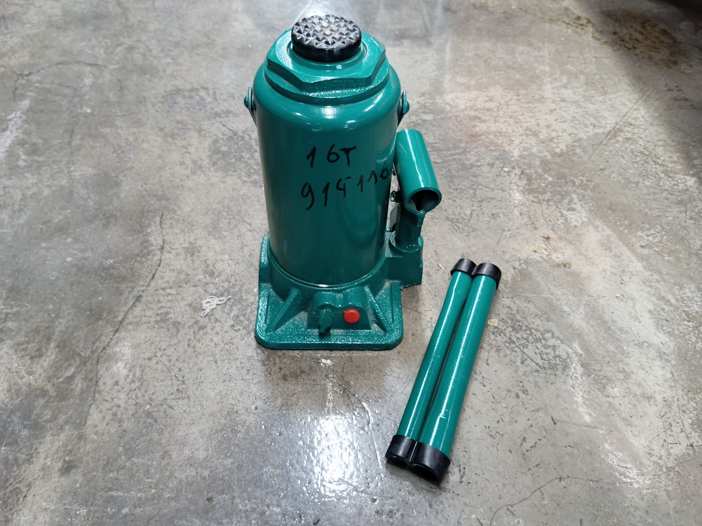 Домкрат гидравлический  бутылочный 16т YONK