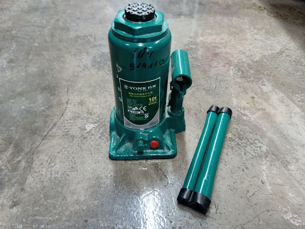 Домкрат гидравлический бутылочный 10т YONK