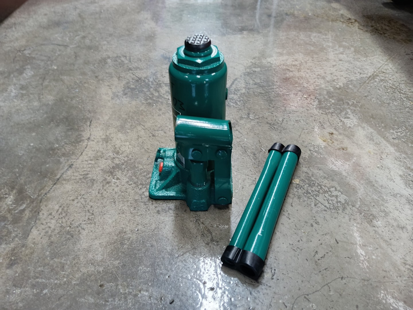 Домкрат гидравлический бутылочный 3,2т YONK