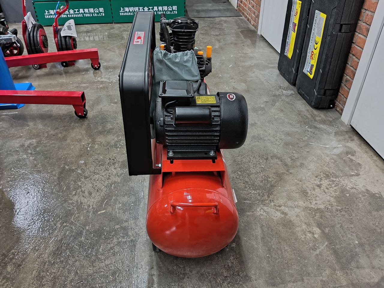 Компрессор с ременной передачей 0,36м3, 100л 12,5бар 3 кВт 220V