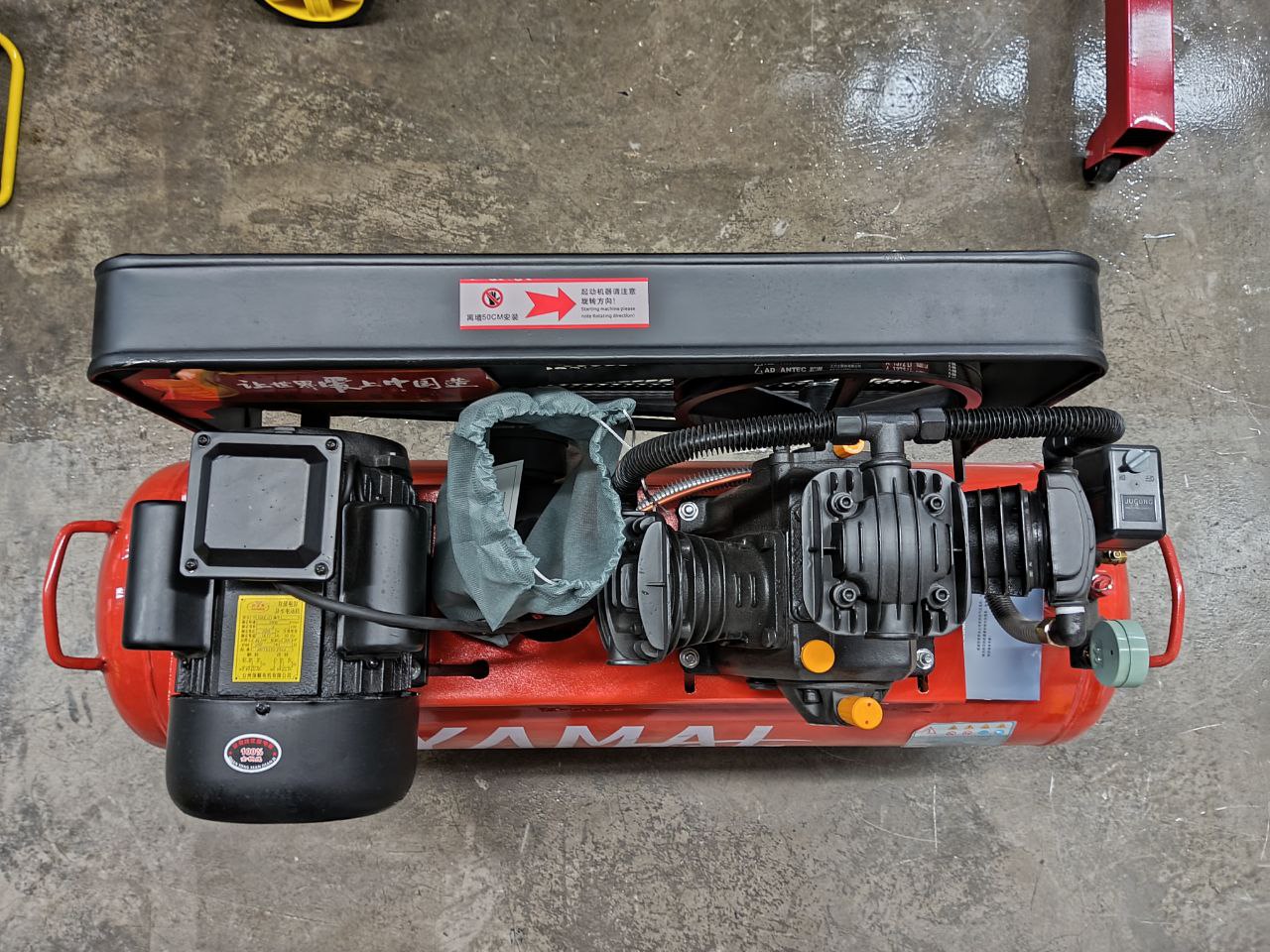 Компрессор с ременной передачей 0,36м3, 100л 12,5бар 3 кВт 220V