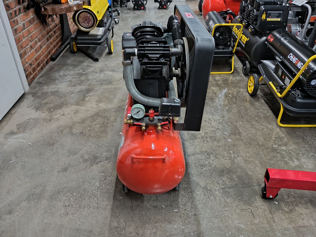 Компрессор с ременной передачей 0,6м3, 100л 12,5бар 4 кВт 380V