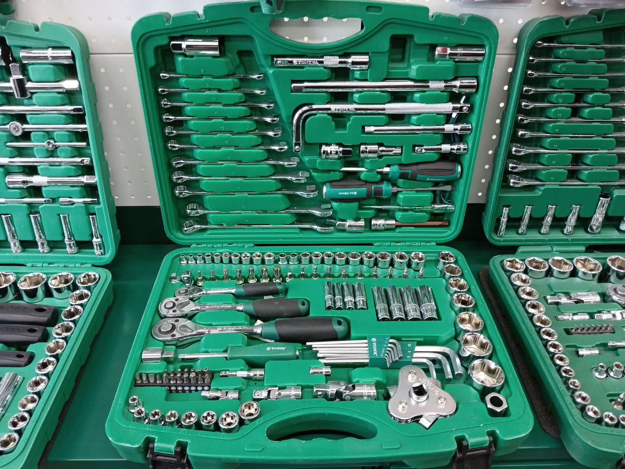 Набор инструментов 126 пр. YONK