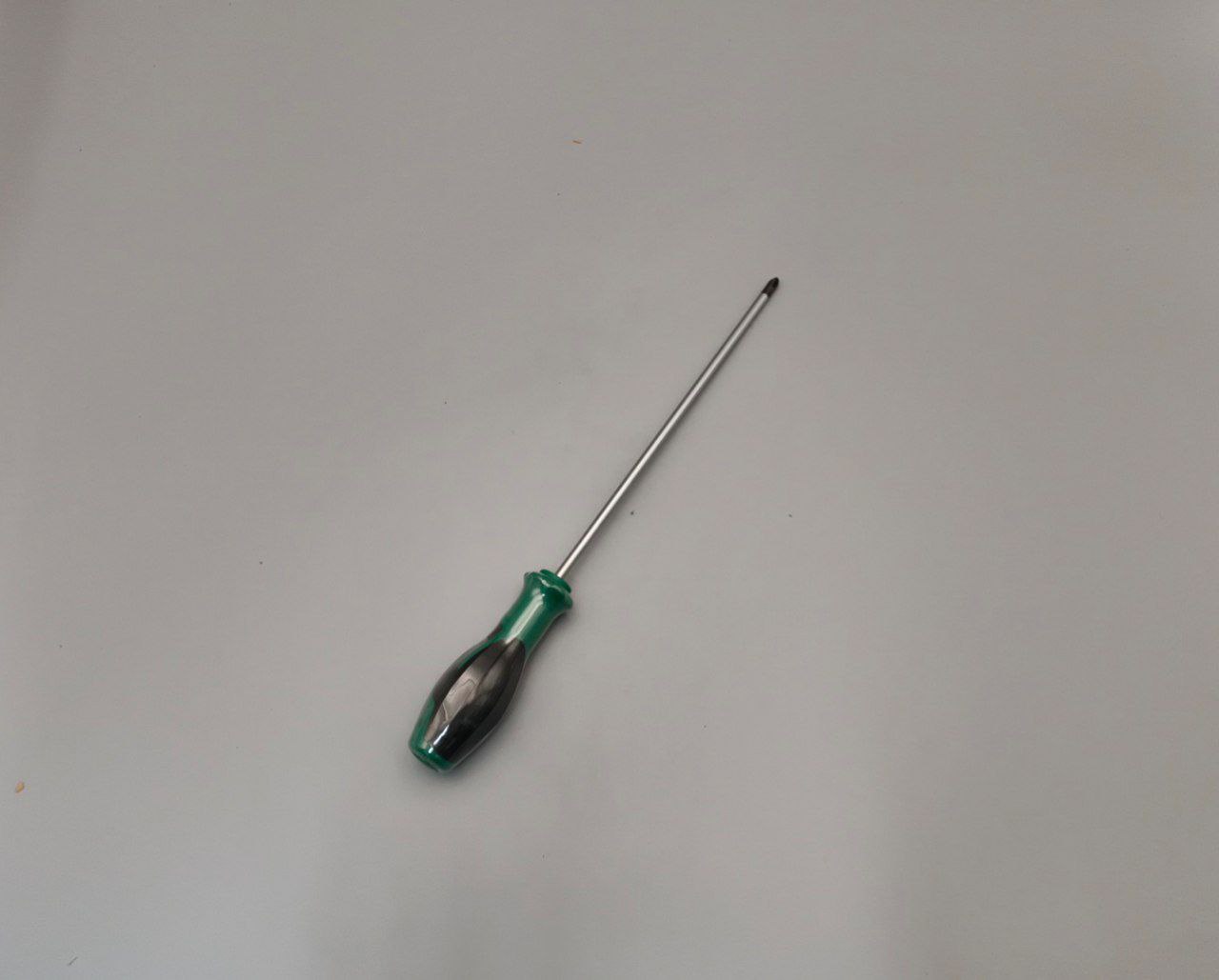 Отвертка 5х200мм   + YONK